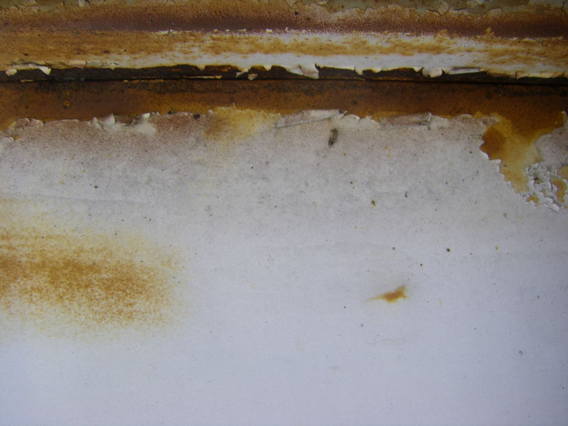 Rusty White Paint No. 4