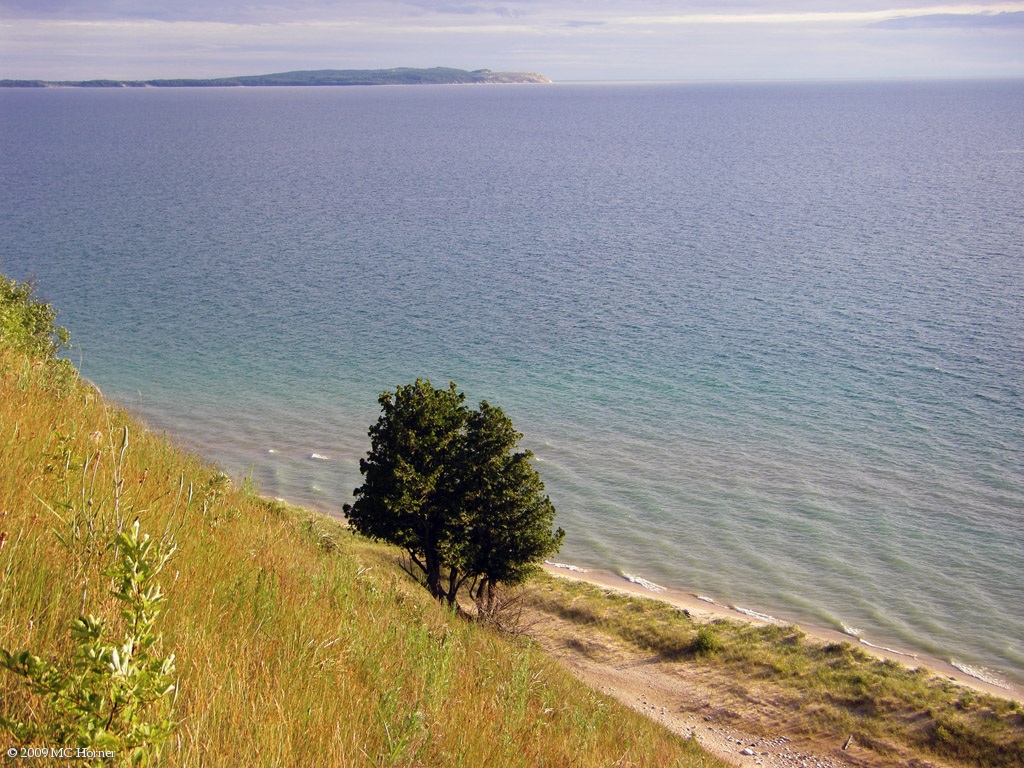 Nice blue-green water.