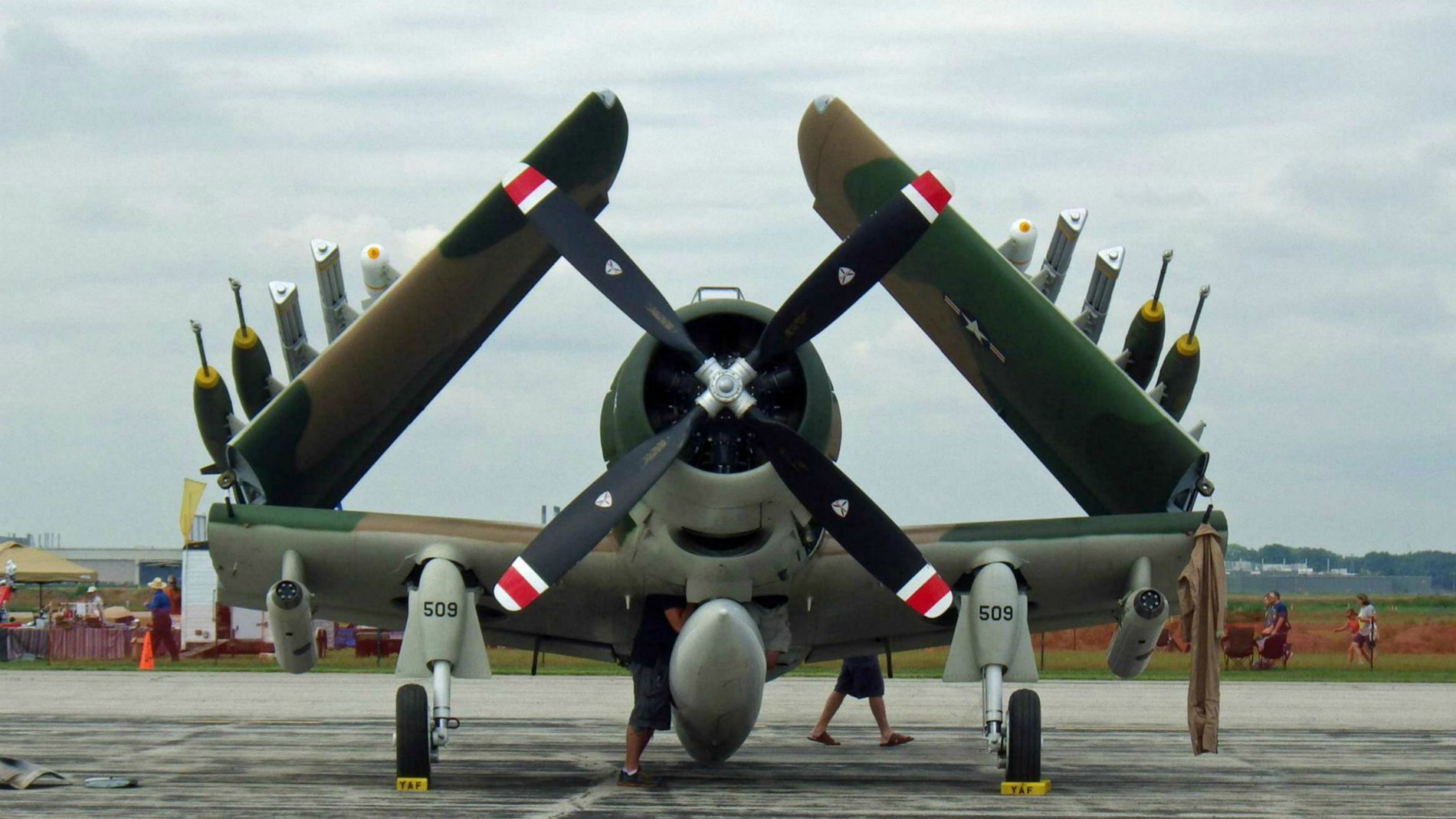 Douglas AD-5W Skyraider.